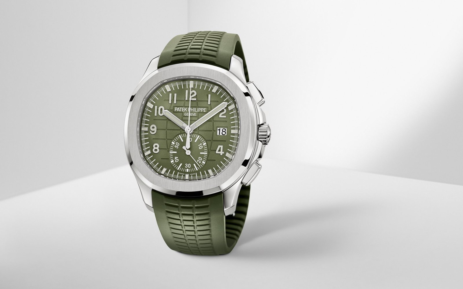 PATEK PHILIPPE AQUANAUT (GREEN) - Image 3