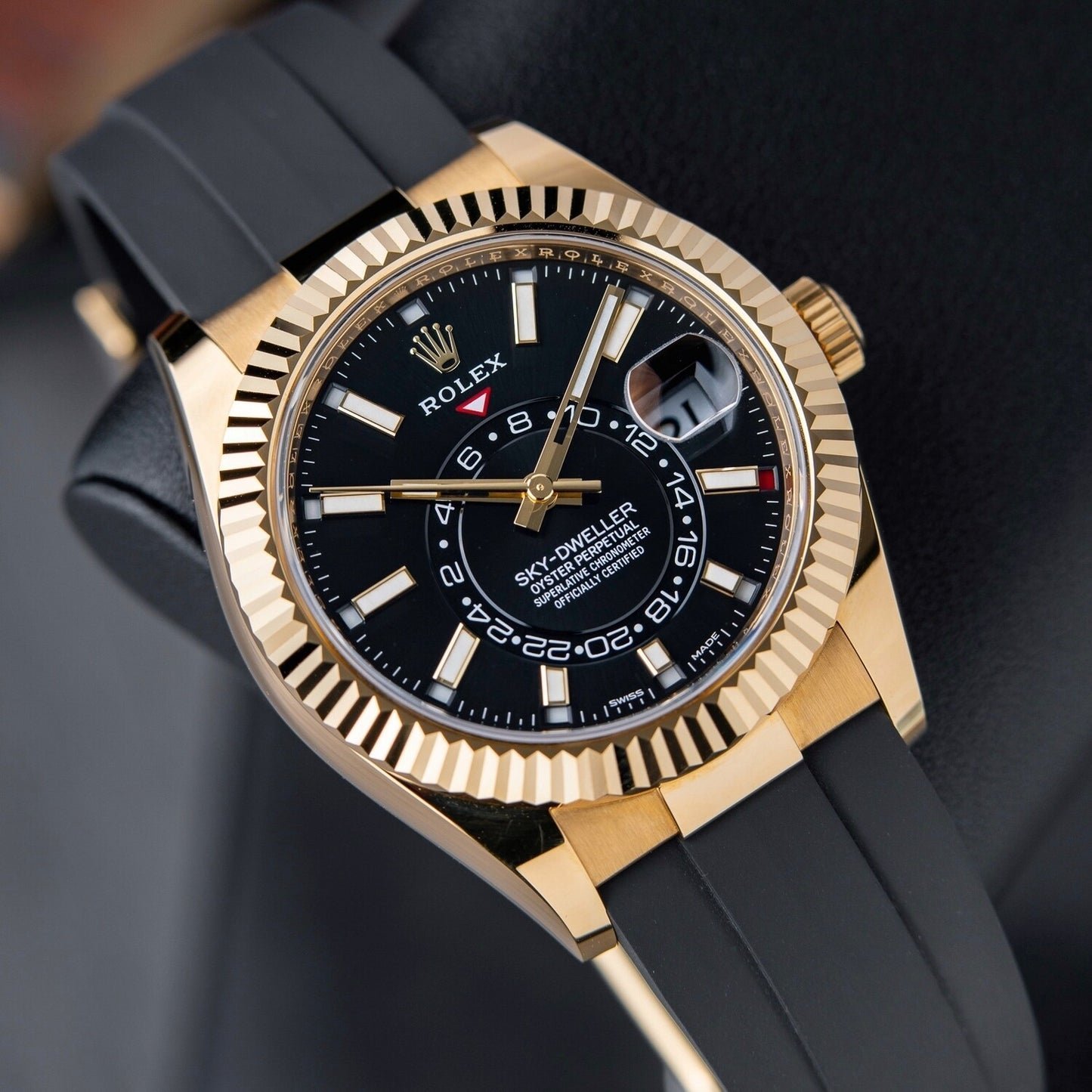 ROLEX SKY DWELLER OYSTERFLEX (GOLD BLACK) - Image 3