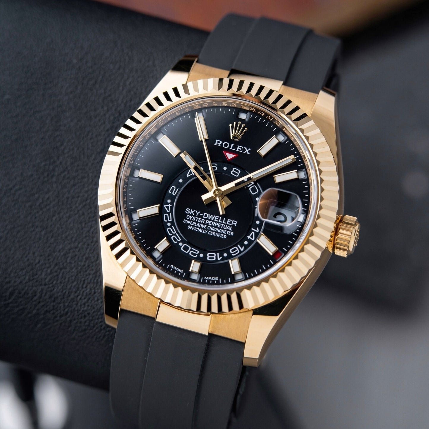 ROLEX SKY DWELLER OYSTERFLEX (GOLD BLACK) - Image 2