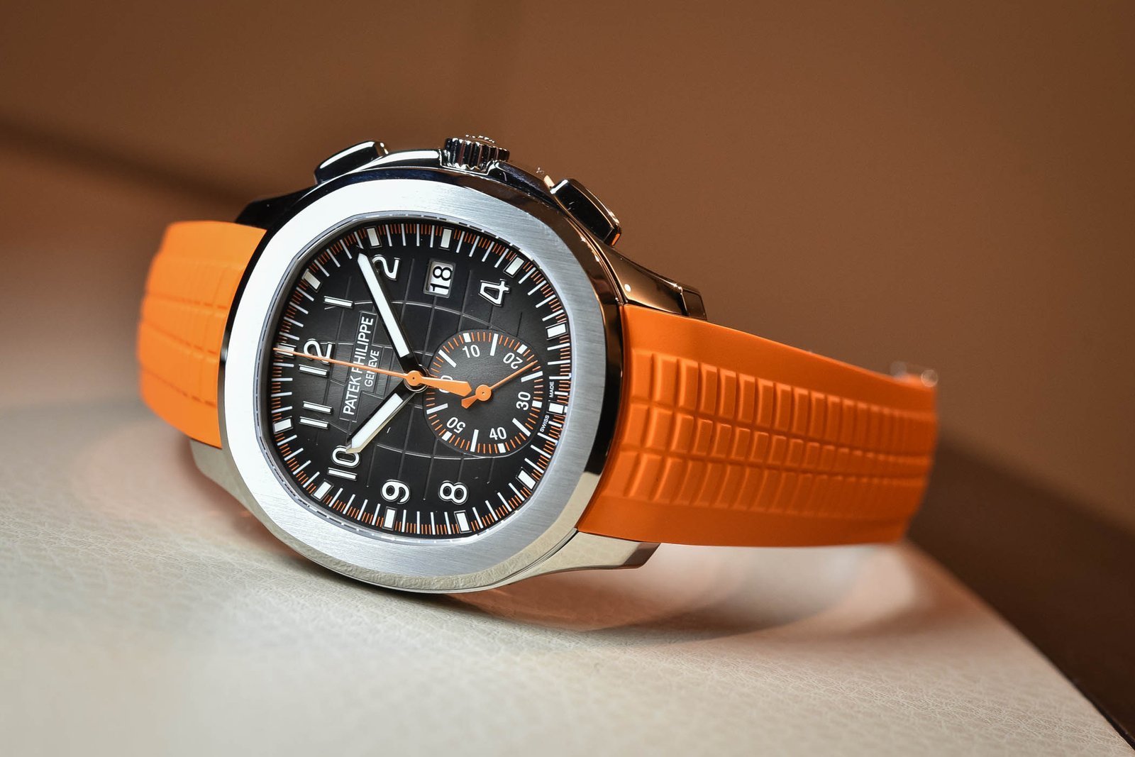 PATEK PHILIPPE AQUANAUT (ORANGE) - Image 5