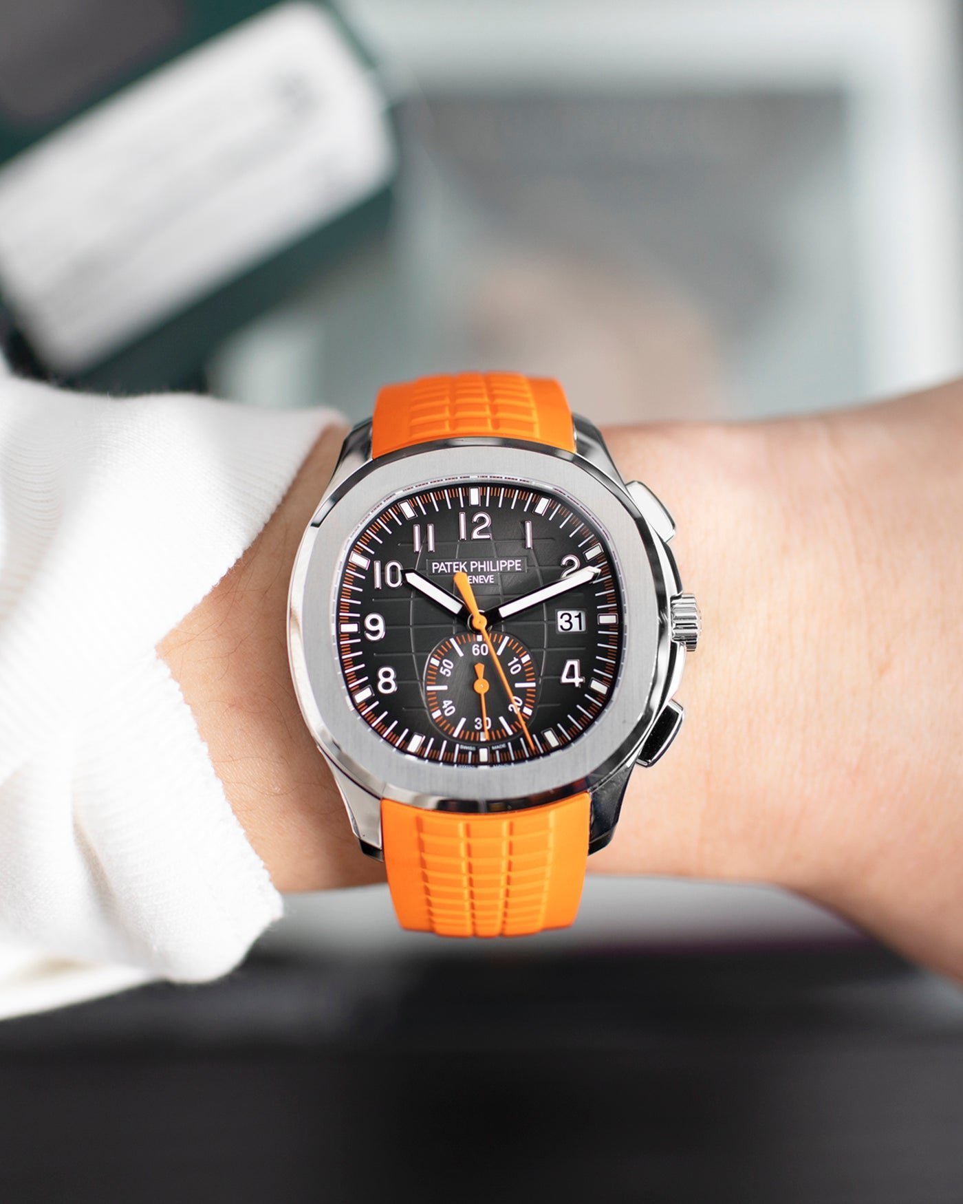 PATEK PHILIPPE AQUANAUT (ORANGE) - Image 6
